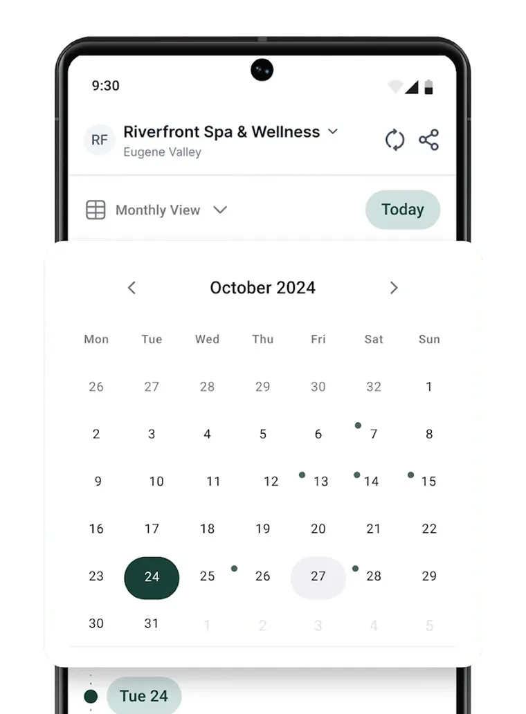 The app calendar in month view with booked days marked. Shows the platform’s sample data.